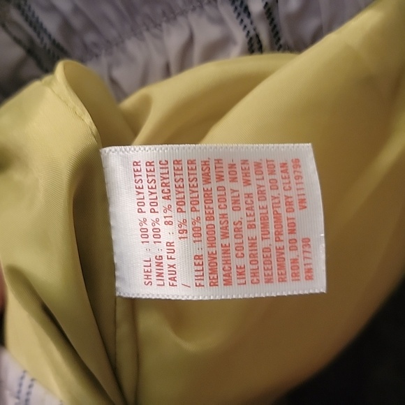 Mossimo Puffer Vest - Picture 7 of 7